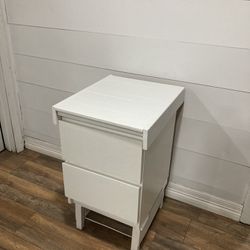White Hardwood Top Coffee Table/Night Stand . Small Shelf At Bottom For Storage