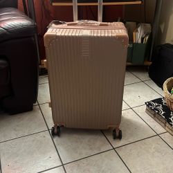 24 Inches (medium) Check In Travelers Luggage 