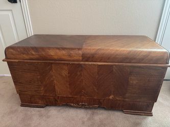 Vintage cedar chest - Lane