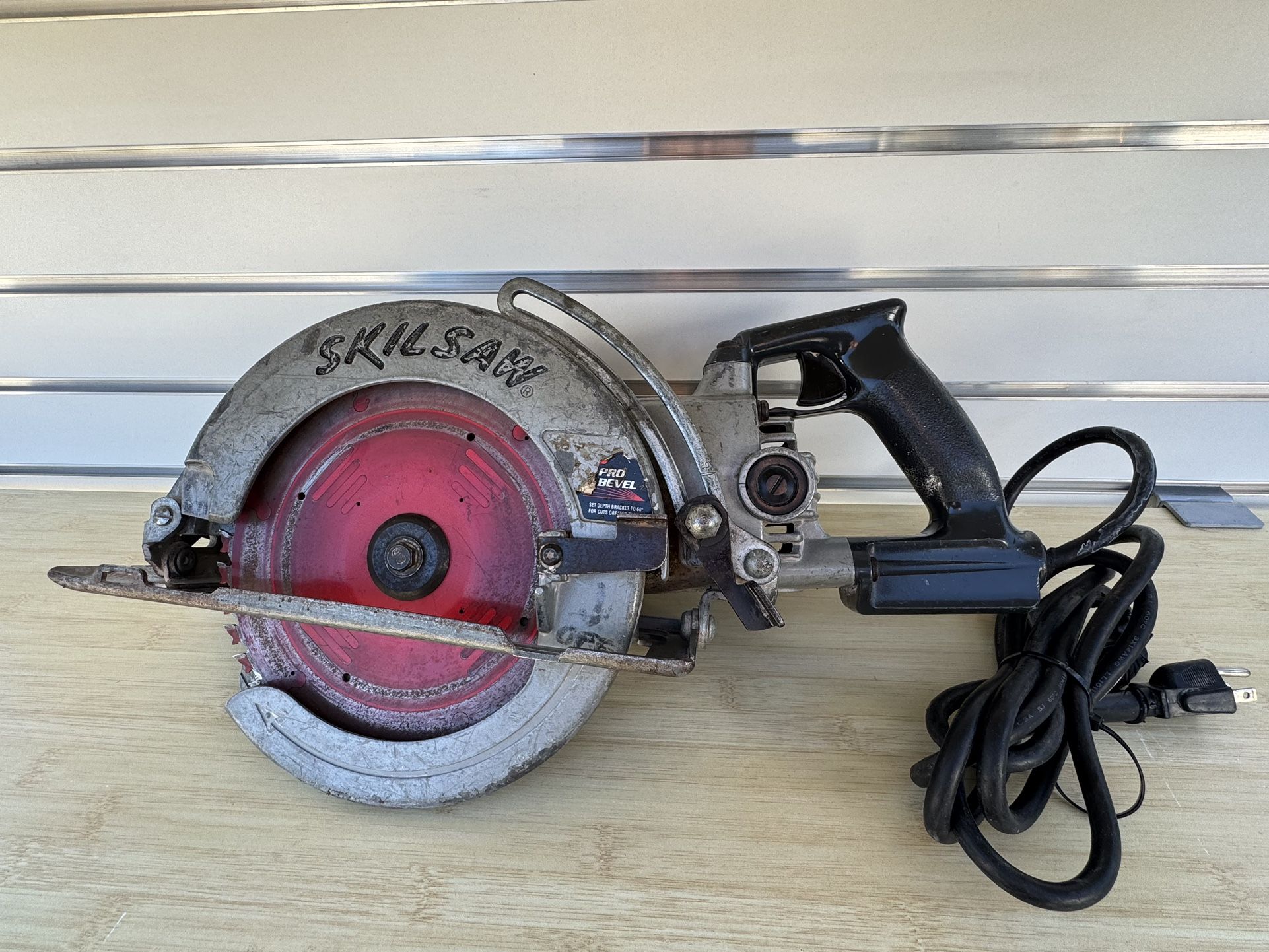 SKILSAW Professional 8-1/4" WORM DRIVE SAW HD 5860