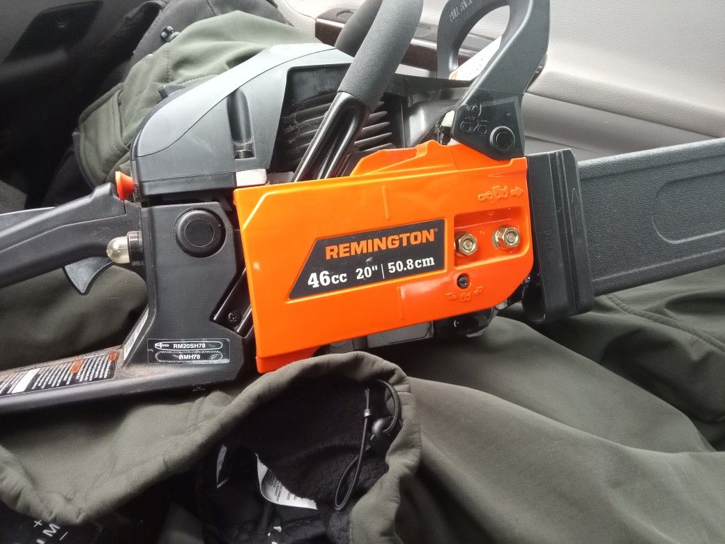 Brand New Never Used Remington Outlaw 20" 46cc Gas Chain Saw