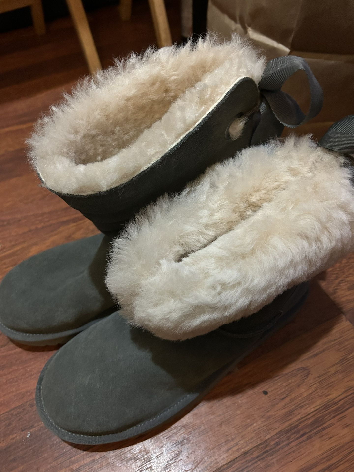 NWOB UGG Koola Boots Size 9