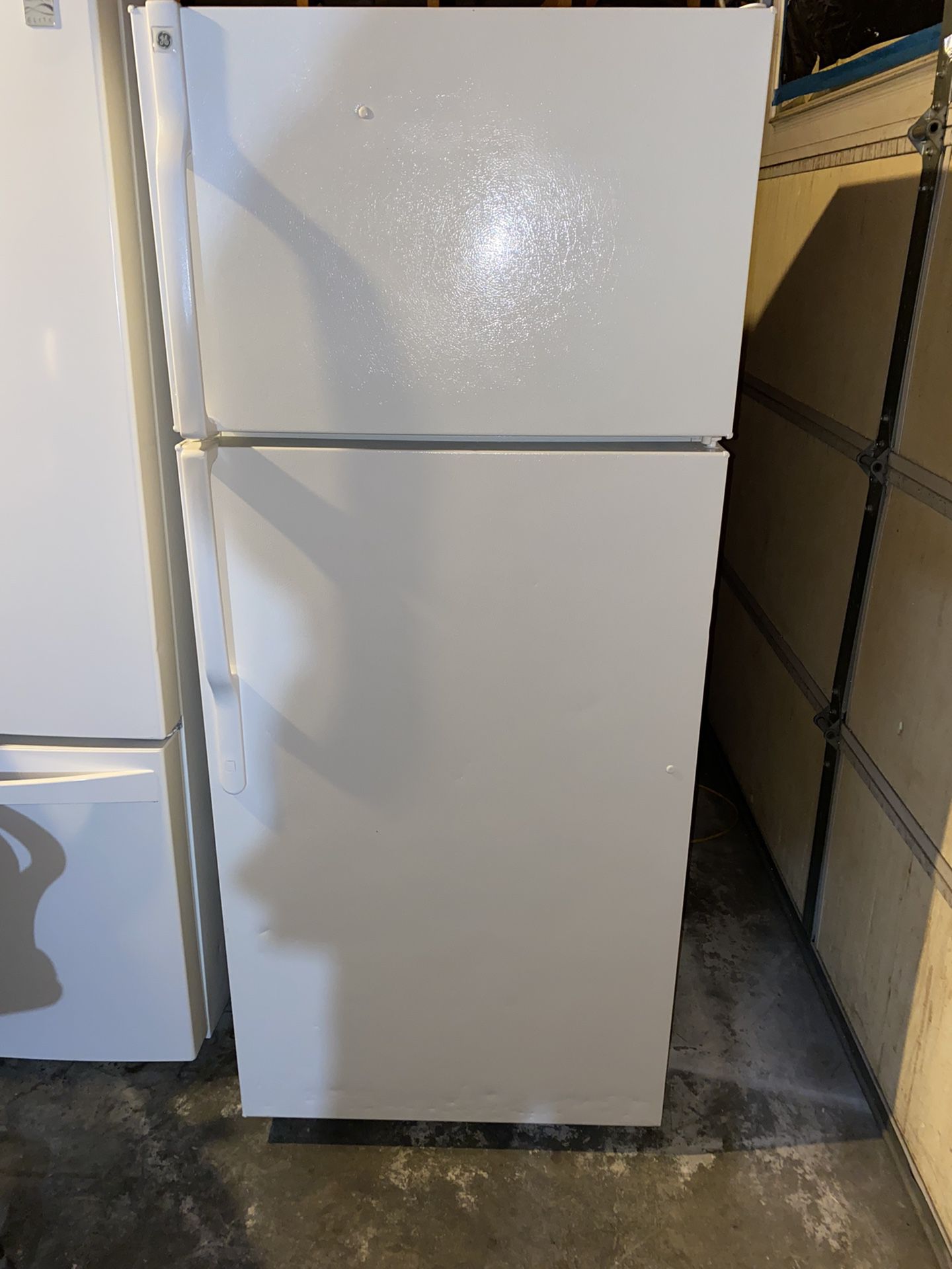 Refrigerator Ge Works Perfect  3 Month Warranty 