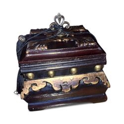 Vintage Sterling Industries Solid Camelot Wood Box 89-2263 With Metal Accents