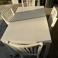 WHITE DINING ROOM TABLE