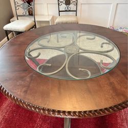 An Excellent Dining Table And 4 Chairs - Like New For Sale