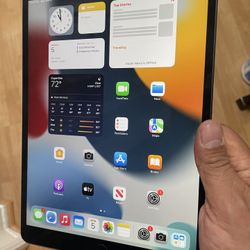 iPad 3rd Gen 64Gb. In Good Condition. No Damage