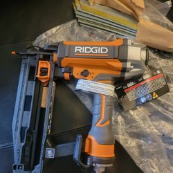 Straight Finish Nailer RIDGID