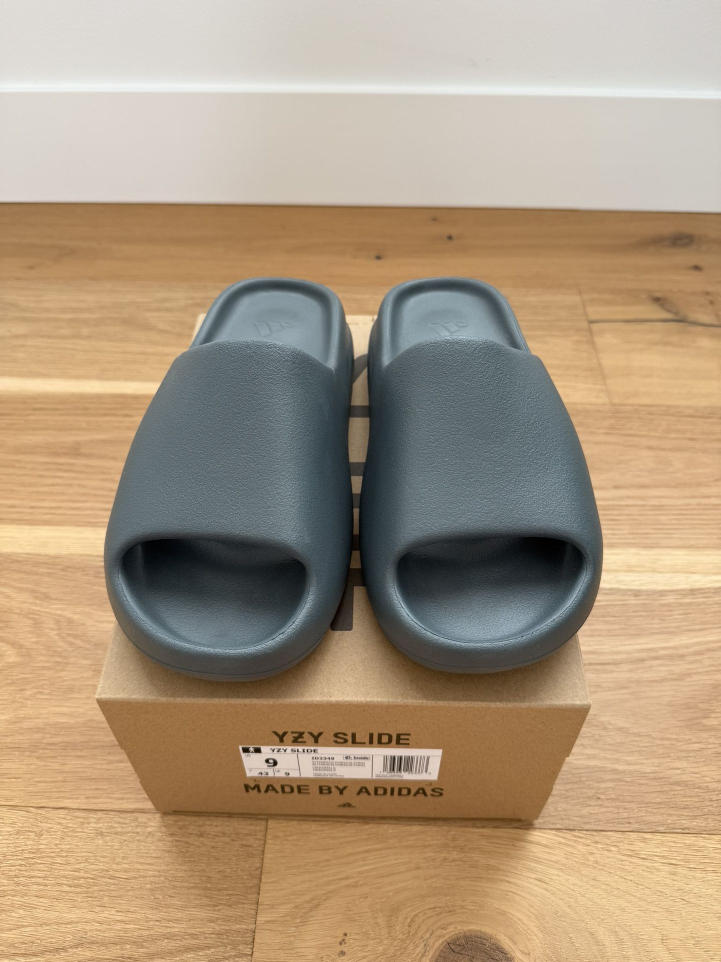 NWT Men’s Adidas Yeezy Slides
