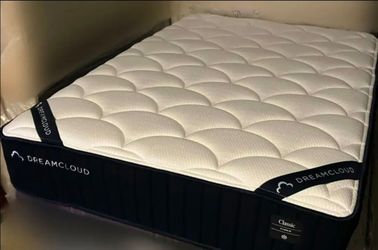 NEW  QUEEN  MATTRESS