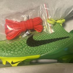 Kobe 6 SE Grinches Cleats Size 11 