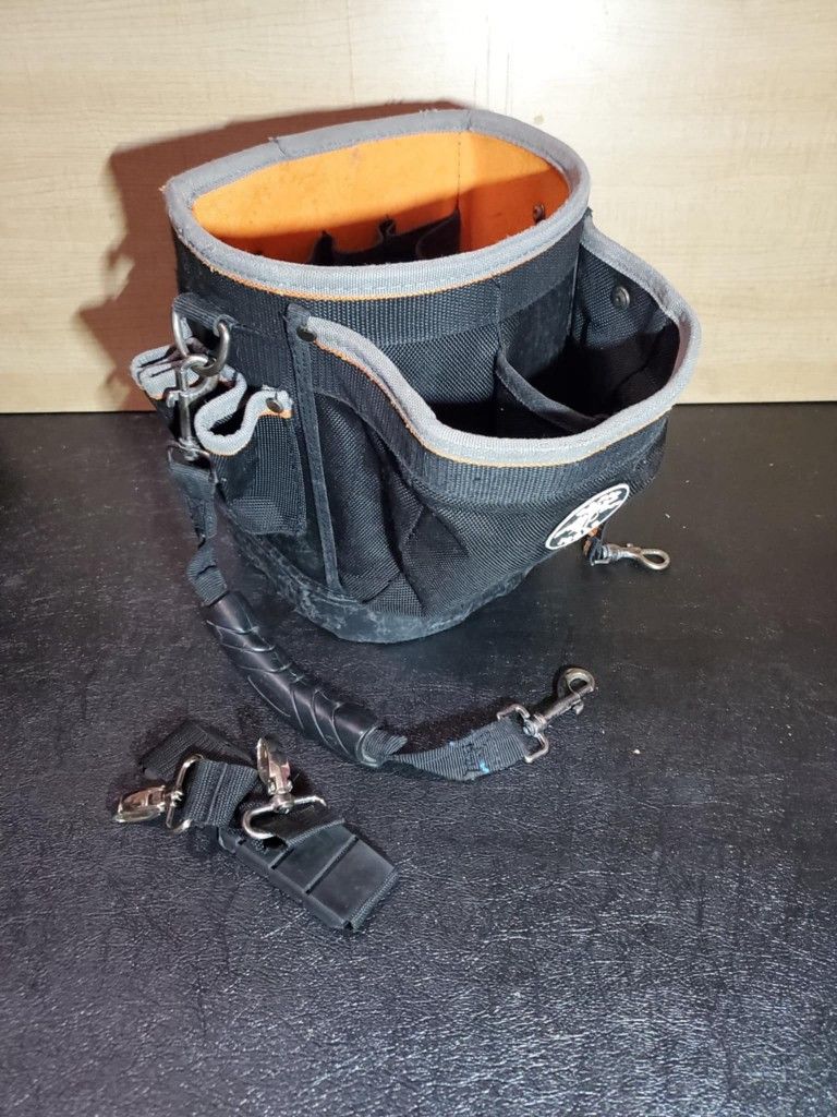 klein tools polyester electricians tool tote 14 pokets 