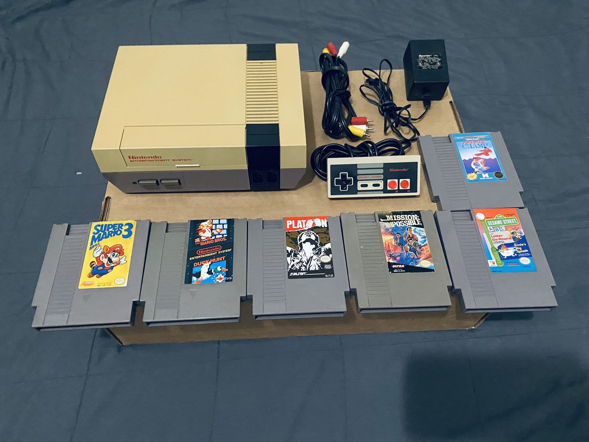 Original Nintendo Nes Bundle Lot Console 6 Games Av & Power Cord Works Like New Adult Owned please read info and check out photos