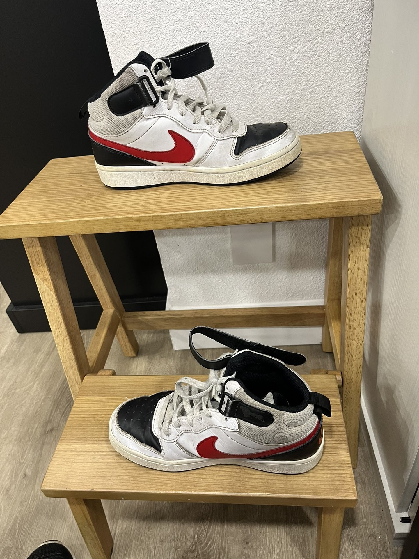 Nike Court Borough Mid 2