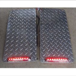 Diamond Plate Mud Flaps With Lights
