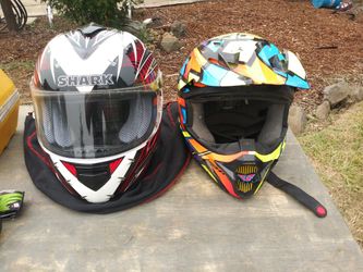 2 helmets
