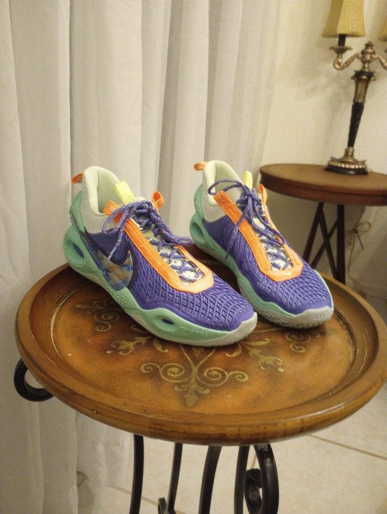 SIZE 12 NEW NIKE AIR MISSION $40
