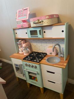 Kids play kitchen