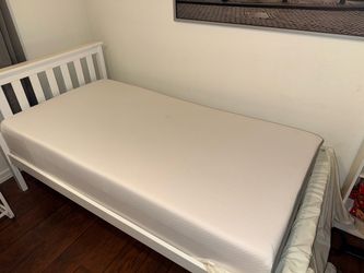 Twin bed with Mattress