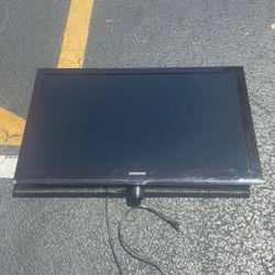 40 Inch Samsung ln40c530  *No Remote*