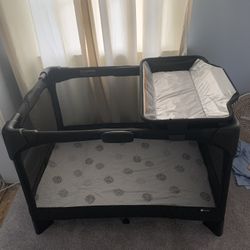 4moms Breeze Plus Playyard