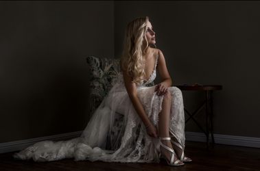 Enzoani Lovely Wedding Dress Originally $3k+