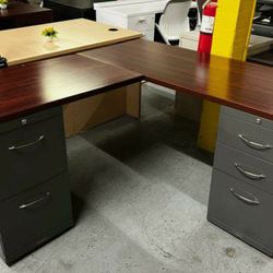 BEAUTIFUL L-SHAPED DESKS -can deliver-