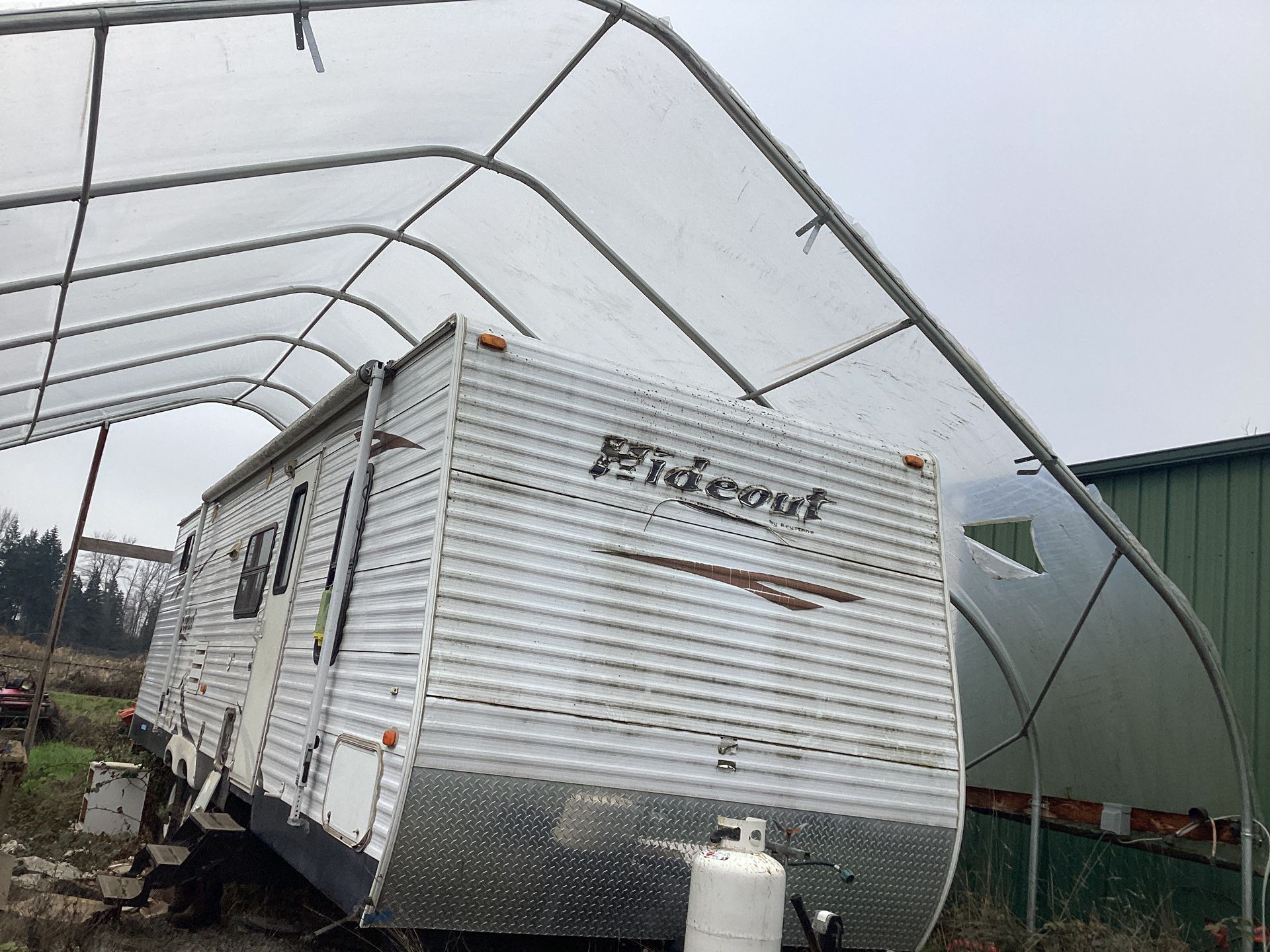 RV-31 Foot-slide out-SLEEPS 7 -TRAVEL TRAILER