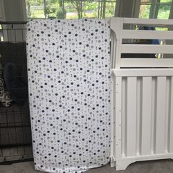 Crib Mattress And Sheets. 
