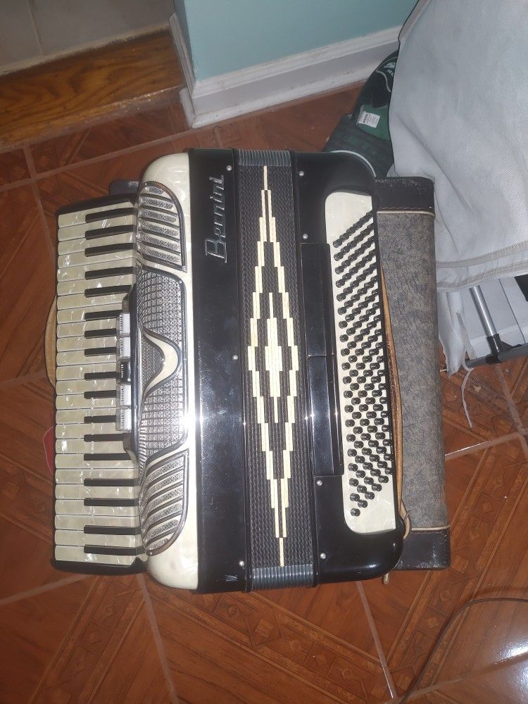 Bernini Accordion. $100