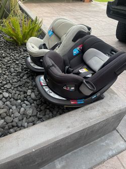 Nuna Rava Car Seats . Full Swivel