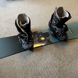 Burton 138 Snowboard Package With Bindings & Boots Like New. 