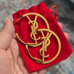 18K Gold Plated Hoop Earrings 
Diameter: 2"
