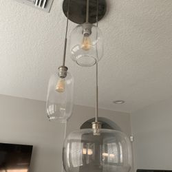 2 Pending Lights One Of 3 In Other Single Good Conditions 