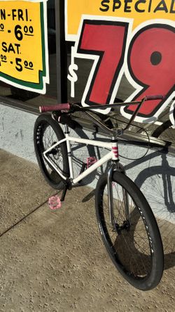 Hello Kitty Bomma