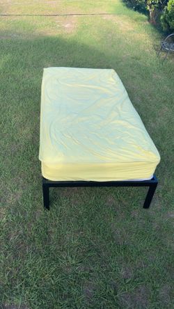 Full bed couch cushion
