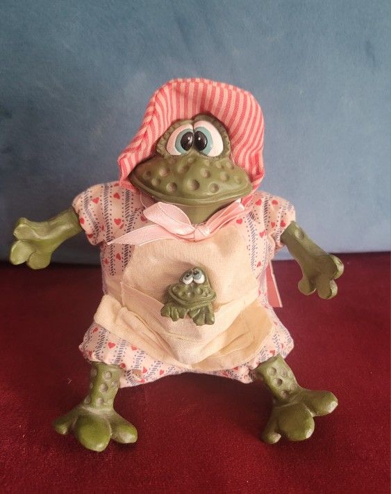 Vintage Russ Berrie Country Folks Frogs Freida Mom and Baby Frog Kathleen Kelly