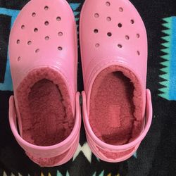 GIRLS CROCS WITH FUR LINING