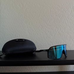 Oakley Sutro 