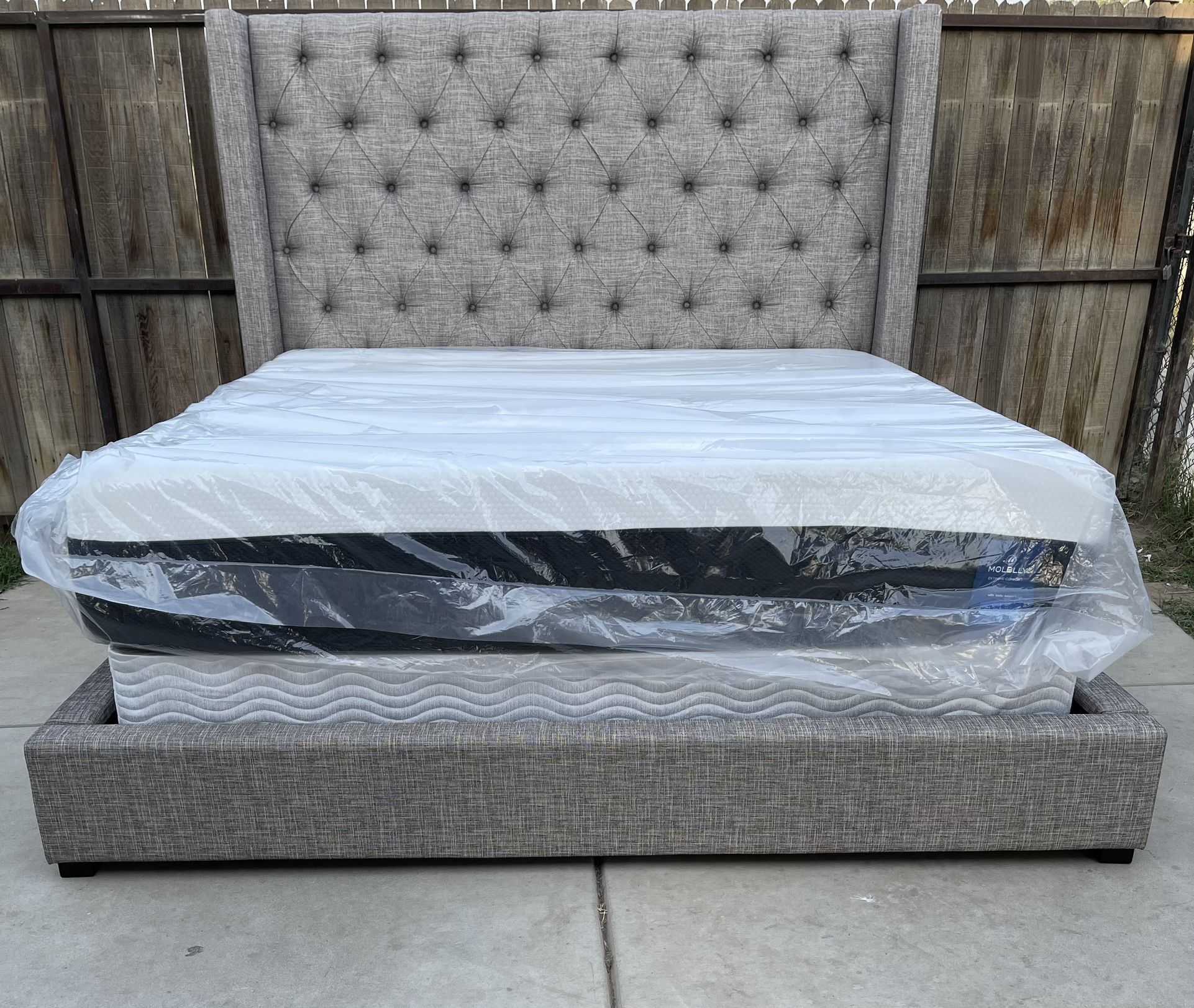 King Bed W / Memory Foam Mattress