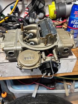 Holley 850 Carburetor