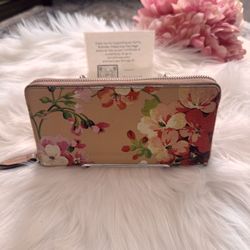 Gucci GG Blooms Zip Around Wallet