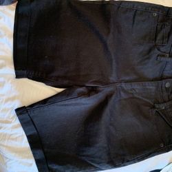 Woman’s Bermuda Shorts