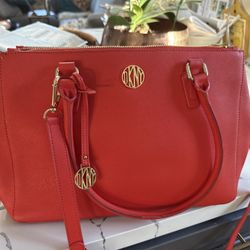 NEW DKNY Bag + Wallet Set ❤️