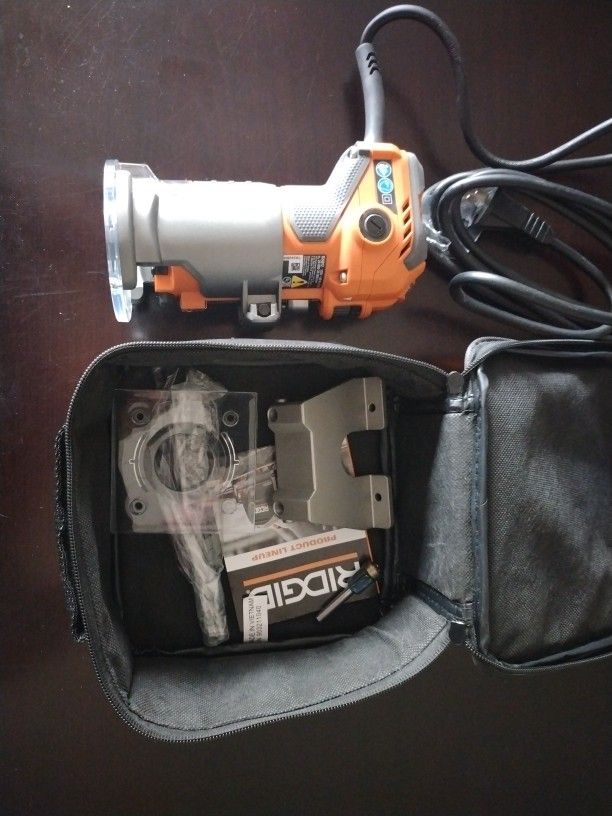Ridgid R24012 Router In Case Like New Works Great.