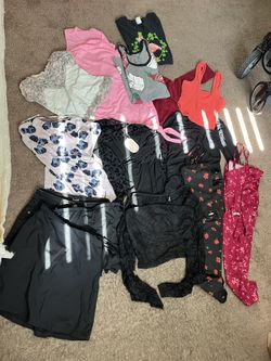 Size small women’s clothes take bundle for $5