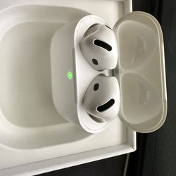 Open box AirPod 4