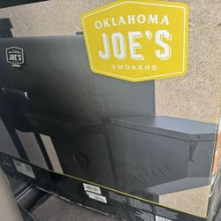 Oklahoma Joes Tahoma 900 Auto Feed Charcoal Smoker Grill 