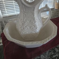 Pitcher And  Basin Set 