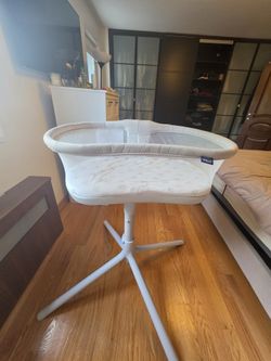 HALO BassiNest™ Soothing Swivel Sleeper 3.0 Bassinet